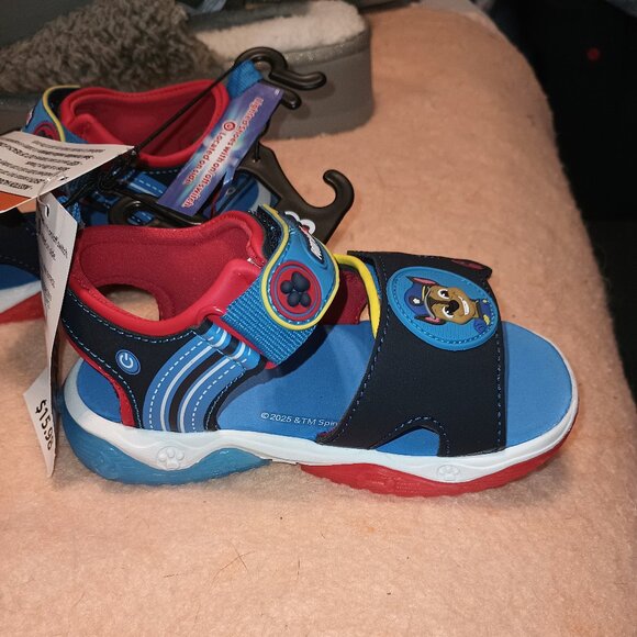 NEW Paw Patrol Toddler Boys Light-Up Sandals 8 - Picture 4 of 9